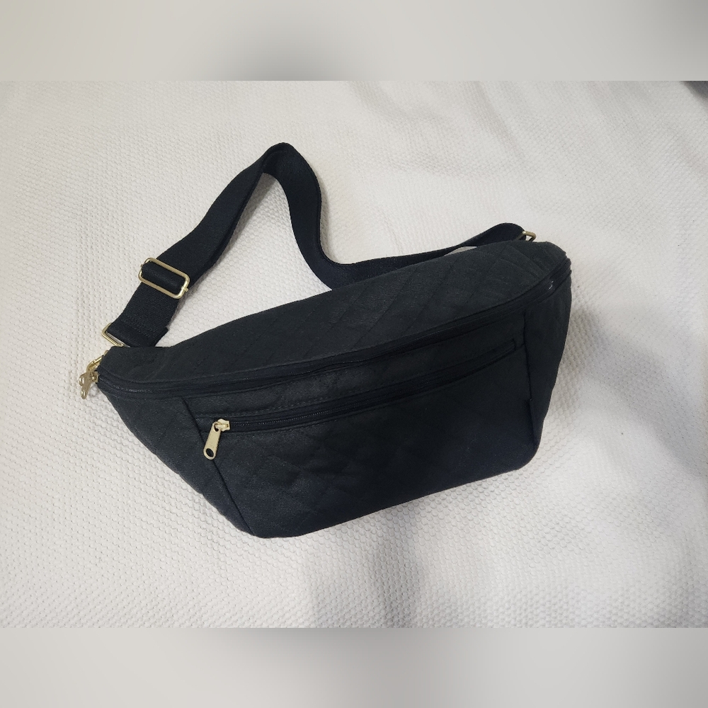 Canvelle Oversized Black Quilted Fanny Pack Crossbody Bag - Picture 2 of 8